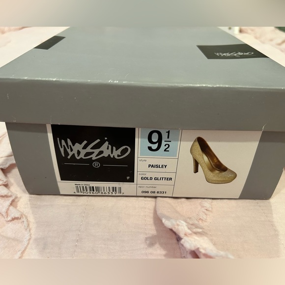 Mossimo Gold Glitter Paisley Heels - Picture 8 of 8